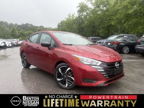 Used 2024 Nissan Versa SR FWD image 1