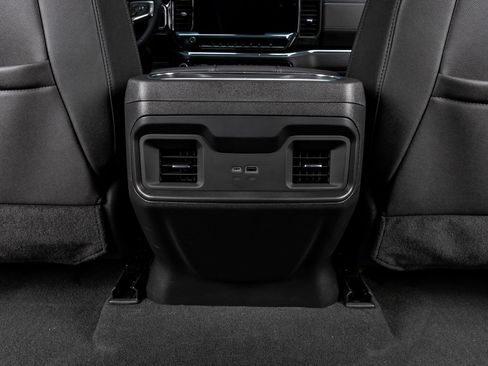 Used 2024 Chevrolet Silverado 1500 LT Trail Boss w/ LT Trail Boss Premium Package AWD/4WD image 33