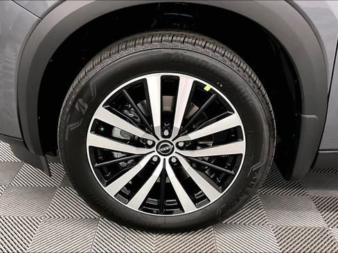 New 2025 Nissan Pathfinder Platinum w/ Cargo Package image 12