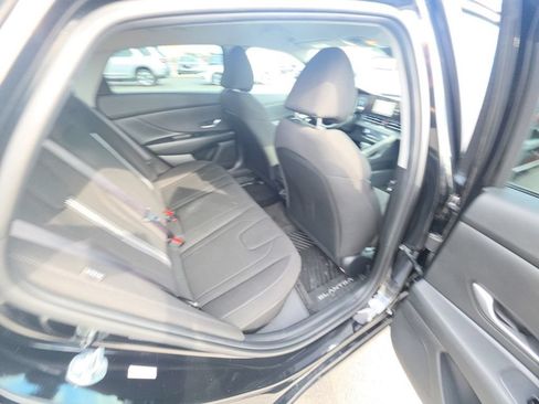 Used 2024 Hyundai Elantra SEL FWD image 29