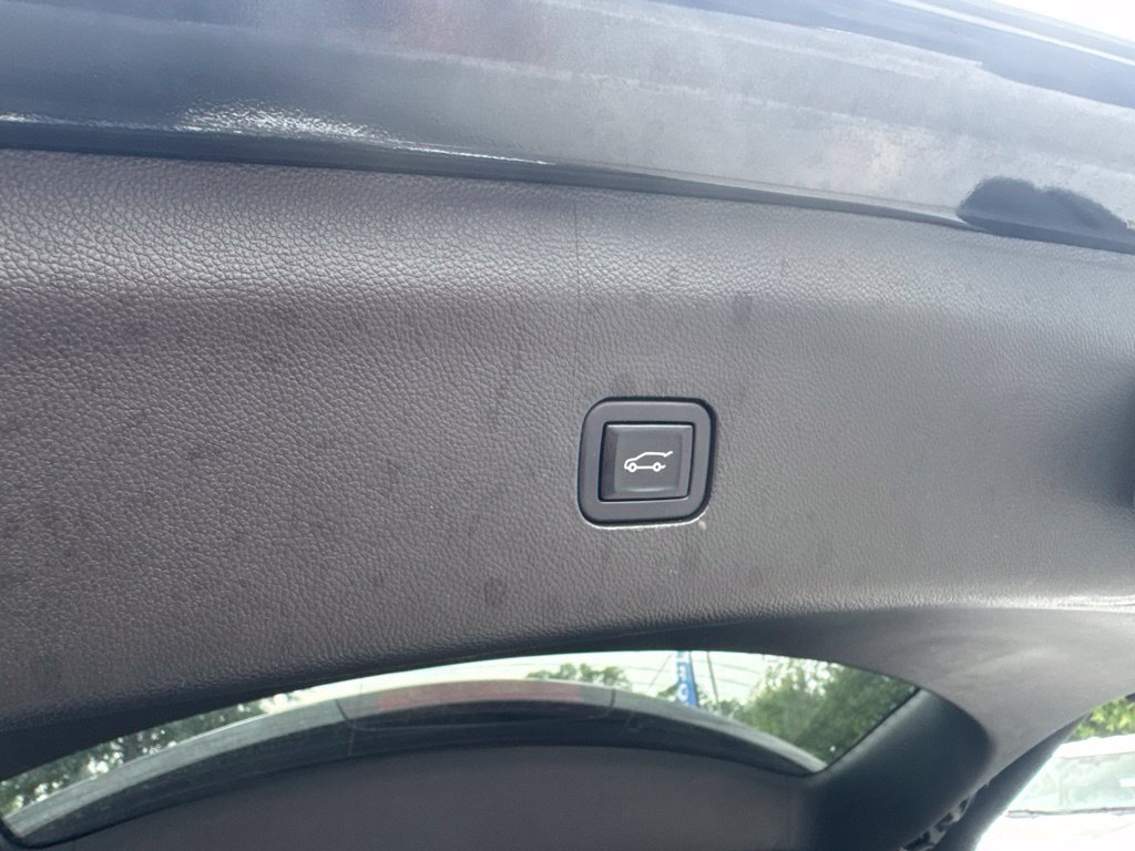 Used 2023 Buick Enclave Essence FWD image 39