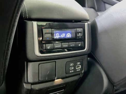 Used 2023 Subaru Ascent Limited w/ Technology Package AWD/4WD image 27