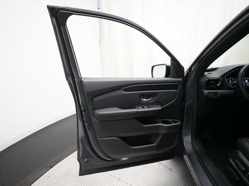 Used 2025 Honda Pilot Black Edition image 29