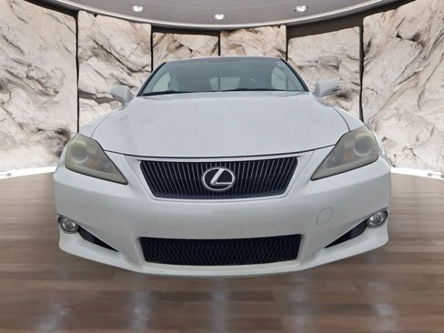 Used 2014 Lexus IS 250C w/ Luxury Package RWD image 2