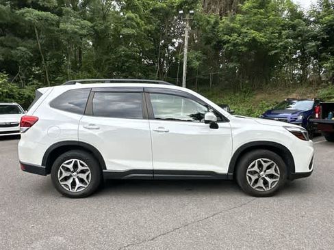 Certified 2021 Subaru Forester Premium w/ Popular Package #1 AWD/4WD image 3