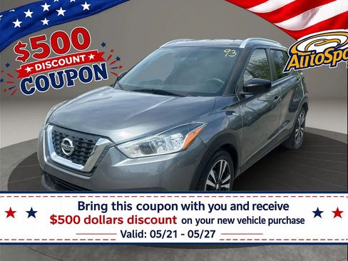 Used 2019 Nissan Kicks SV FWD image 1