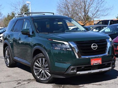 Certified 2025 Nissan Pathfinder SL w/ SL Premium Package image 2