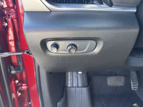 Certified 2023 Chevrolet Traverse LT w/ LPO, Floor Liner Package FWD image 23