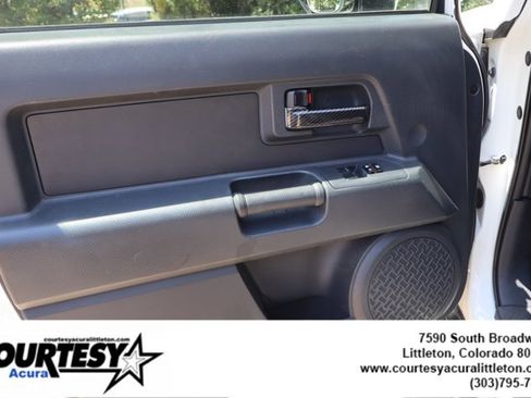 Used 2013 Toyota FJ Cruiser 4WD w/ Convenience Pkg image 22