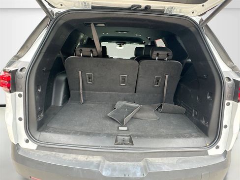 Used 2022 Chevrolet Traverse RS image 27