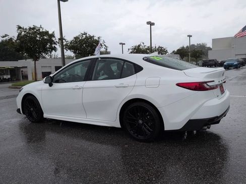 Used 2025 Toyota Camry SE FWD image 6
