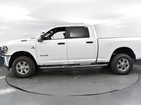 New 2025 RAM 2500 Big Horn AWD/4WD image 4