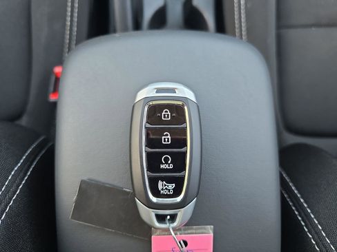 Certified 2025 Hyundai Venue SEL FWD image 12