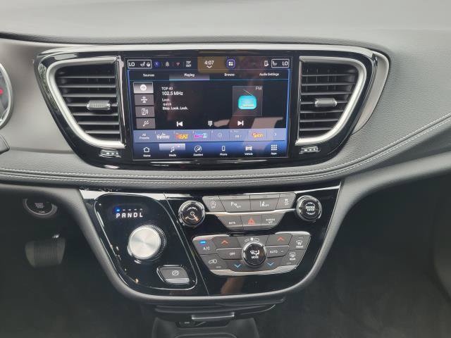 New 2027 Chrysler Pacifica Select FWD image 23