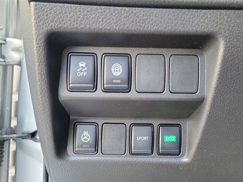 Used 2022 Nissan Rogue Sport SV image 17