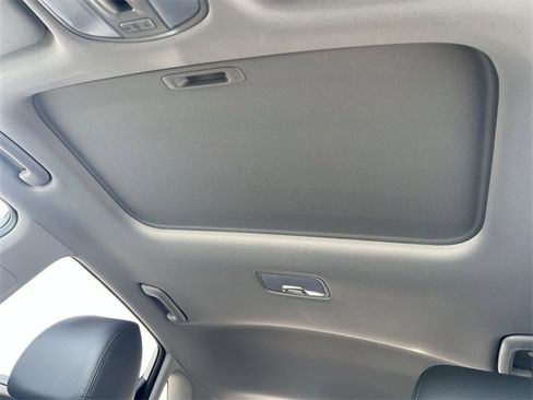 Used 2023 Hyundai Kona Limited image 11