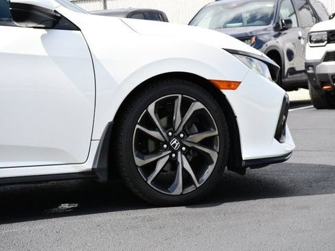 Used 2019 Honda Civic Sport image 9