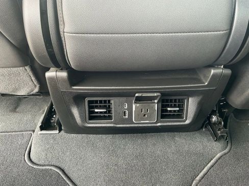 Used 2025 GMC Sierra 1500 SLT image 16