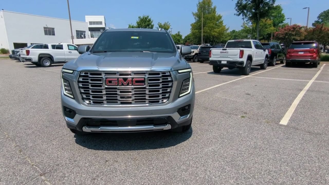 Used 2026 GMC Yukon Denali AWD/4WD image 3