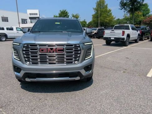 Used 2026 GMC Yukon Denali AWD/4WD image 3