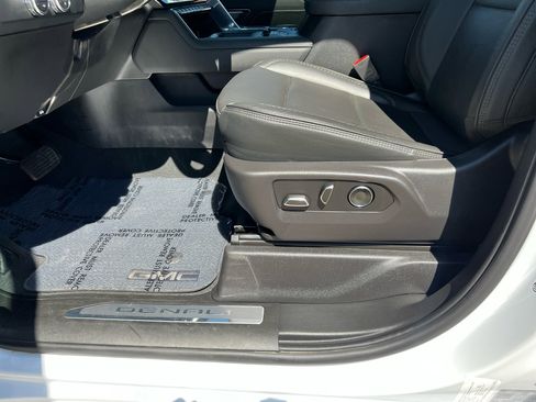 Used 2024 GMC Sierra 3500 Denali w/ Denali Reserve Package image 16