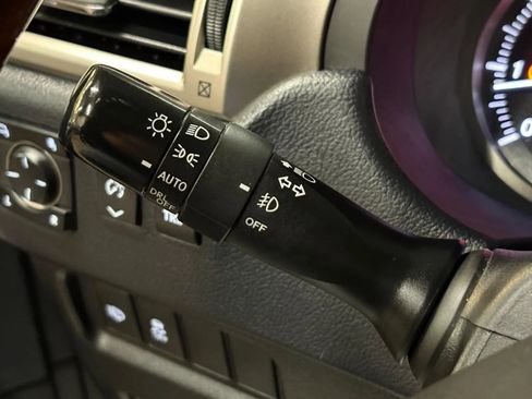 Used 2018 Lexus GX 460 Premium w/ Premium Package AWD/4WD image 37