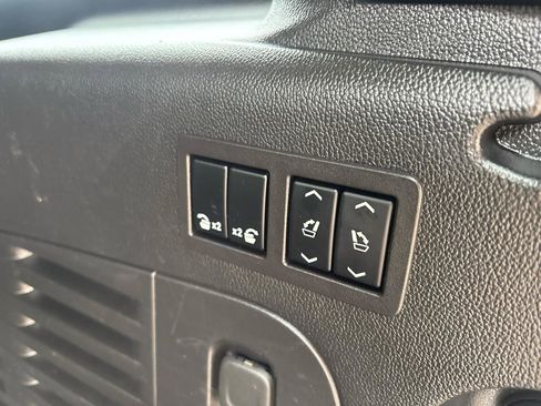 Used 2019 Chevrolet Suburban Premier image 41