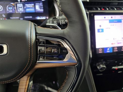 New 2025 Jeep Grand Cherokee Summit image 20