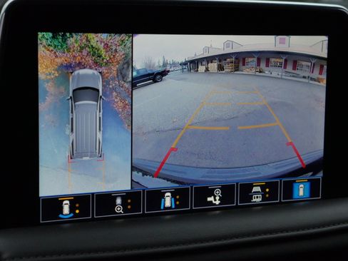 Used 2021 Chevrolet Tahoe Z71 image 17