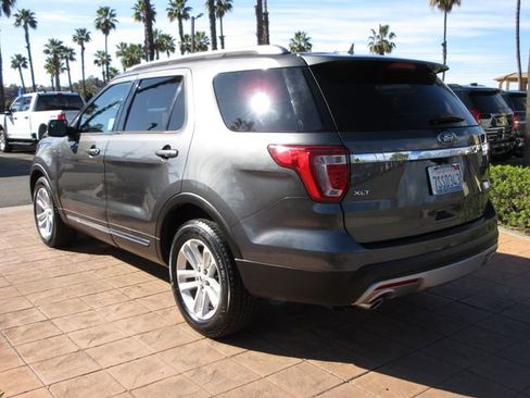 Used 2016 Ford Explorer XLT w/ Equipment Group 202A image 2