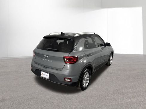 Used 2020 Hyundai Venue SEL image 26