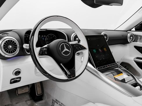 Used 2026 Mercedes-Benz Maybach SL 680 image 8