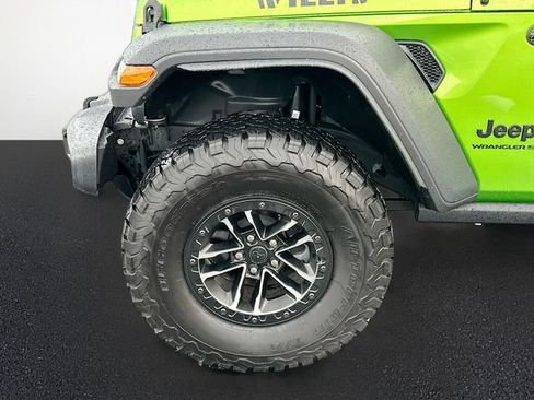 Used 2025 Jeep Wrangler Sport AWD/4WD image 27