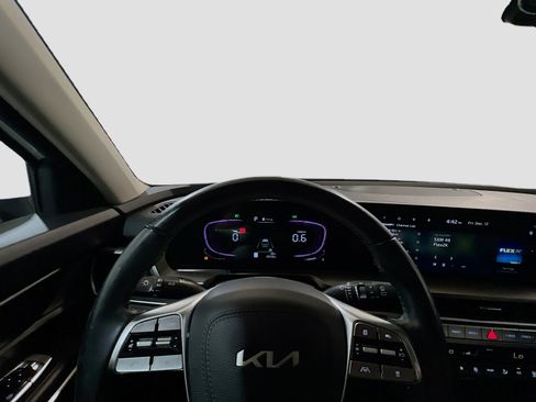 Used 2024 Kia Telluride S image 7