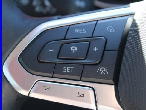 Used 2025 Volkswagen Jetta Sport FWD image 25