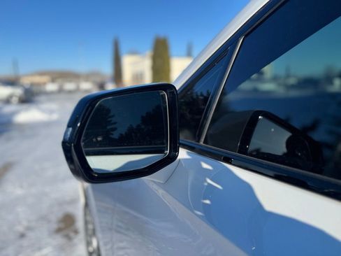 Used 2024 Cadillac XT6 Sport w/ Technology Package image 11