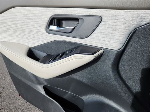 Certified 2023 Nissan Rogue SV image 6