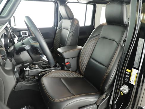 Used 2021 Jeep Wrangler Unlimited Sahara image 9