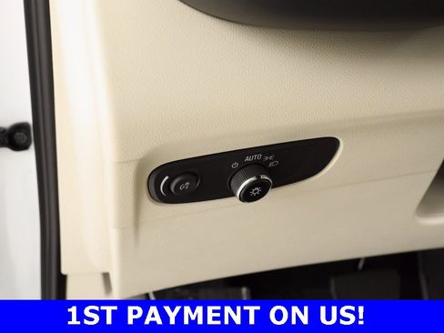 Used 2023 Buick Envision Preferred image 23