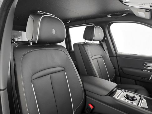 New 2026 Rolls-Royce Cullinan Black Badge image 31