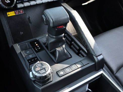 Used 2024 Toyota Tacoma TRD Off-Road w/ TRD Off Road Premium Package AWD/4WD image 32