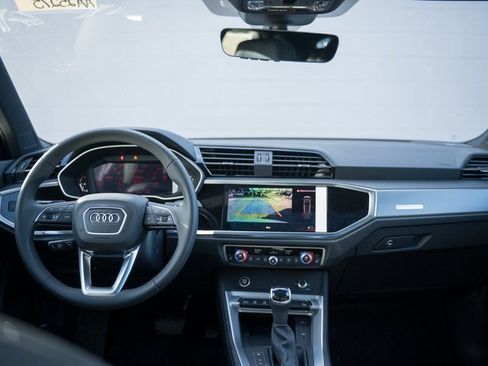 New 2025 Audi Q3 2.0T Premium image 10