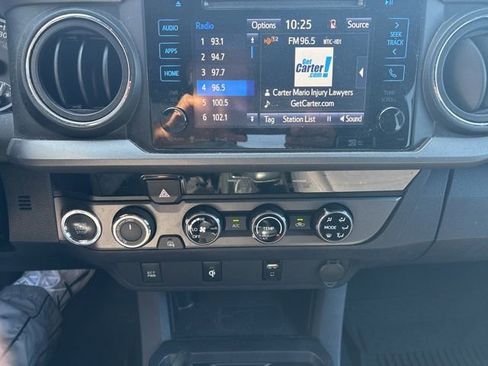 Used 2017 Toyota Tacoma TRD Off-Road w/ Tow Package (A/T) AWD/4WD image 17
