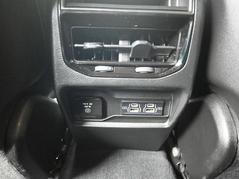 Used 2023 Jeep Grand Cherokee Altitude AWD/4WD image 31