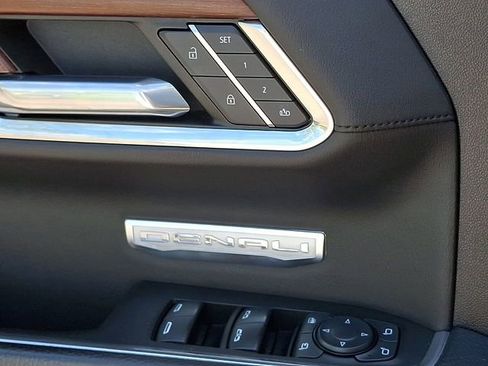 Used 2023 GMC Sierra 1500 Denali w/ Denali Reserve Package AWD/4WD image 23