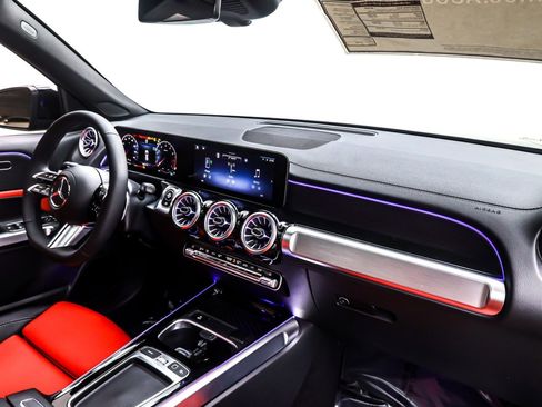 New 2026 Mercedes-Benz GLB 250 image 5