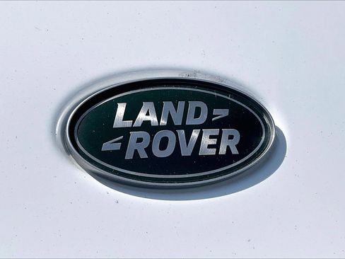 Used 2024 Land Rover Discovery Sport S image 9