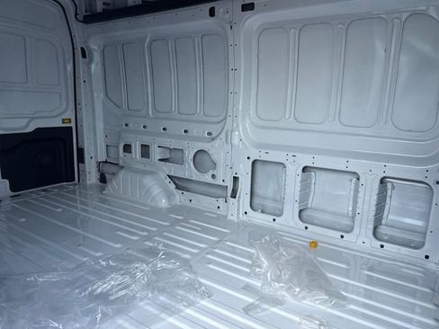 New 2026 Ford Transit 250 148 High Roof RWD image 10