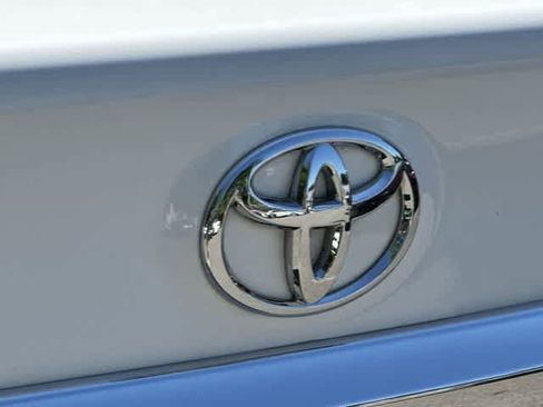 Used 2013 Toyota Corolla LE FWD image 16
