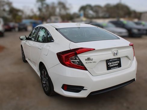 Used 2018 Honda Civic EX image 11